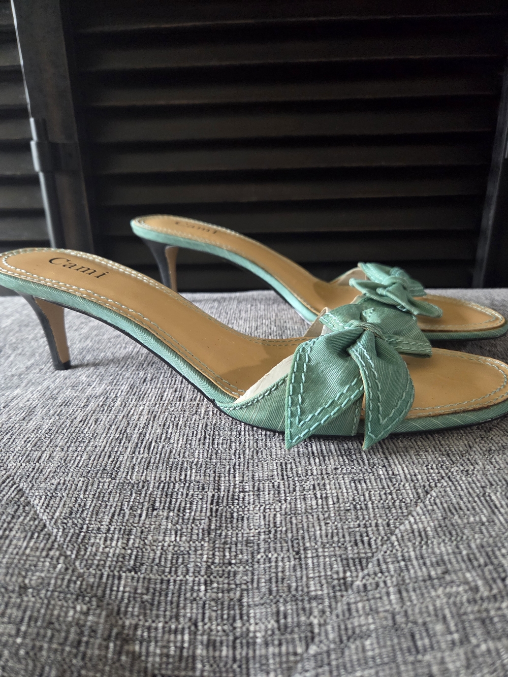 Cami NYC Light Sage Green Bow Kitten Heel Sandals Size 10M